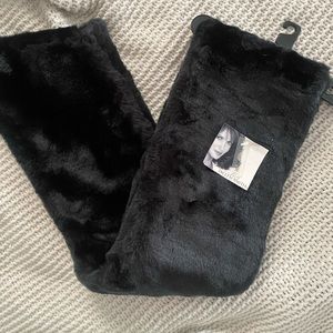 Black reversible scarf